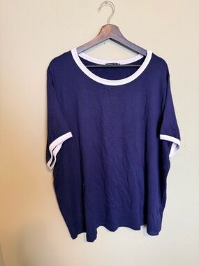 Staccato Navy Tee with White Trim